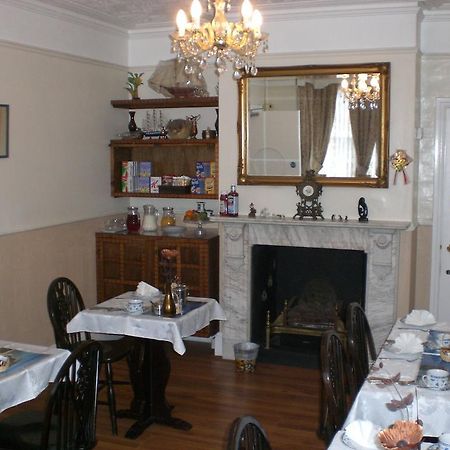 Melville Lodge Gatwick Horley Esterno foto