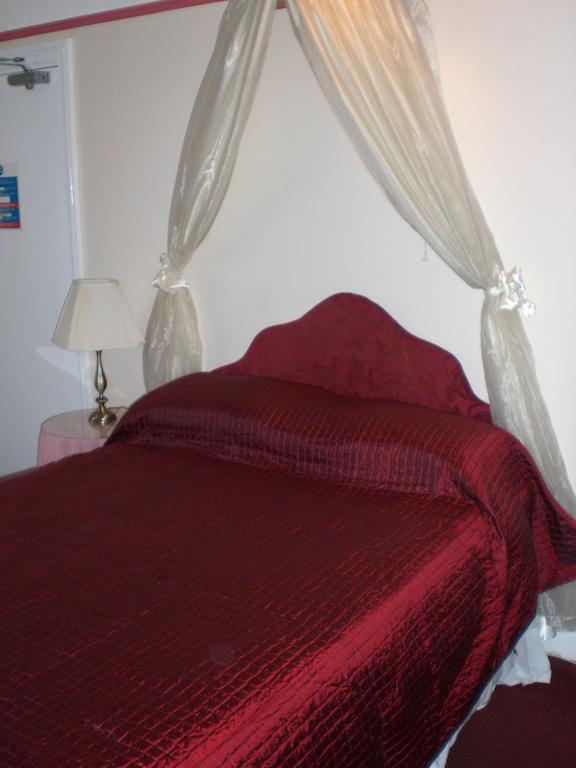 Melville Lodge Gatwick Horley Esterno foto