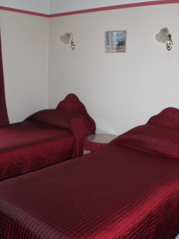 Melville Lodge Gatwick Horley Camera foto