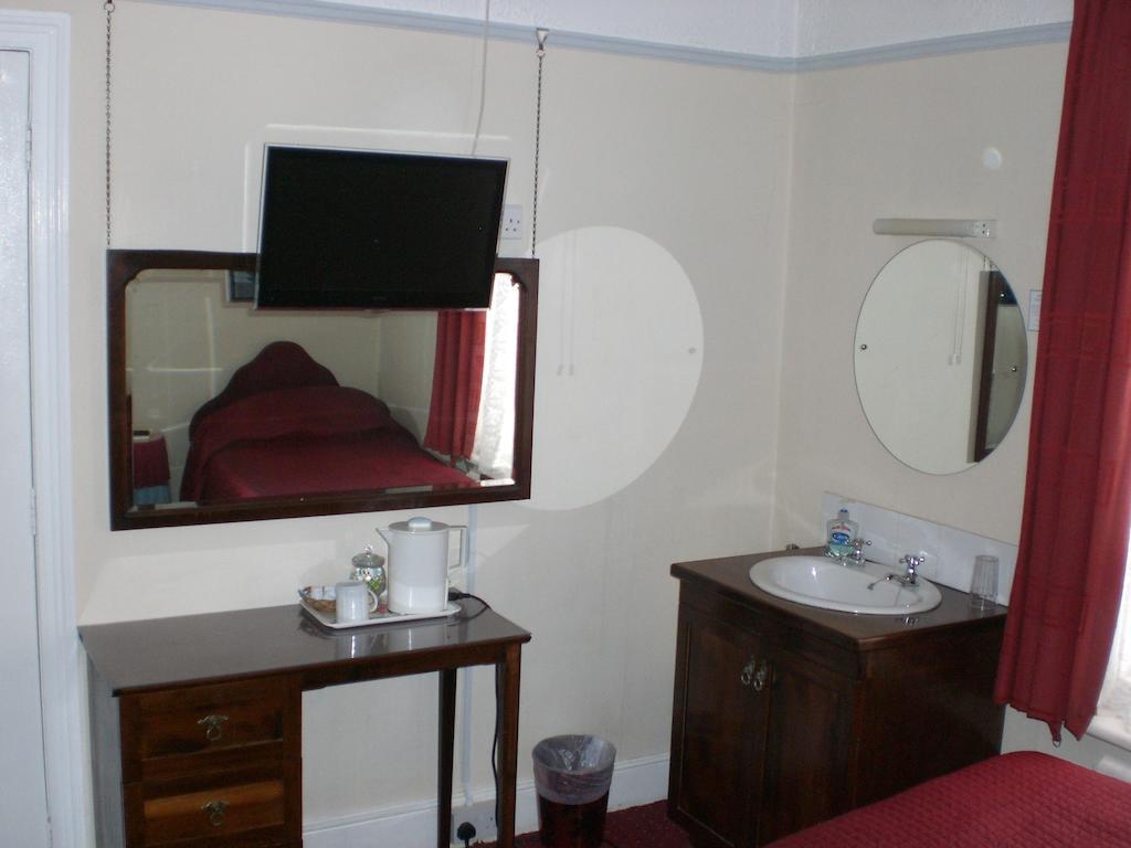 Melville Lodge Gatwick Horley Esterno foto