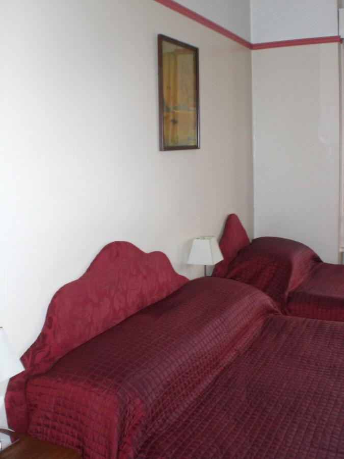 Melville Lodge Gatwick Horley Camera foto